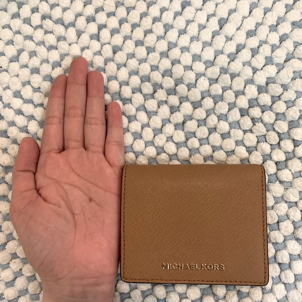 Michael kors wallet new tag